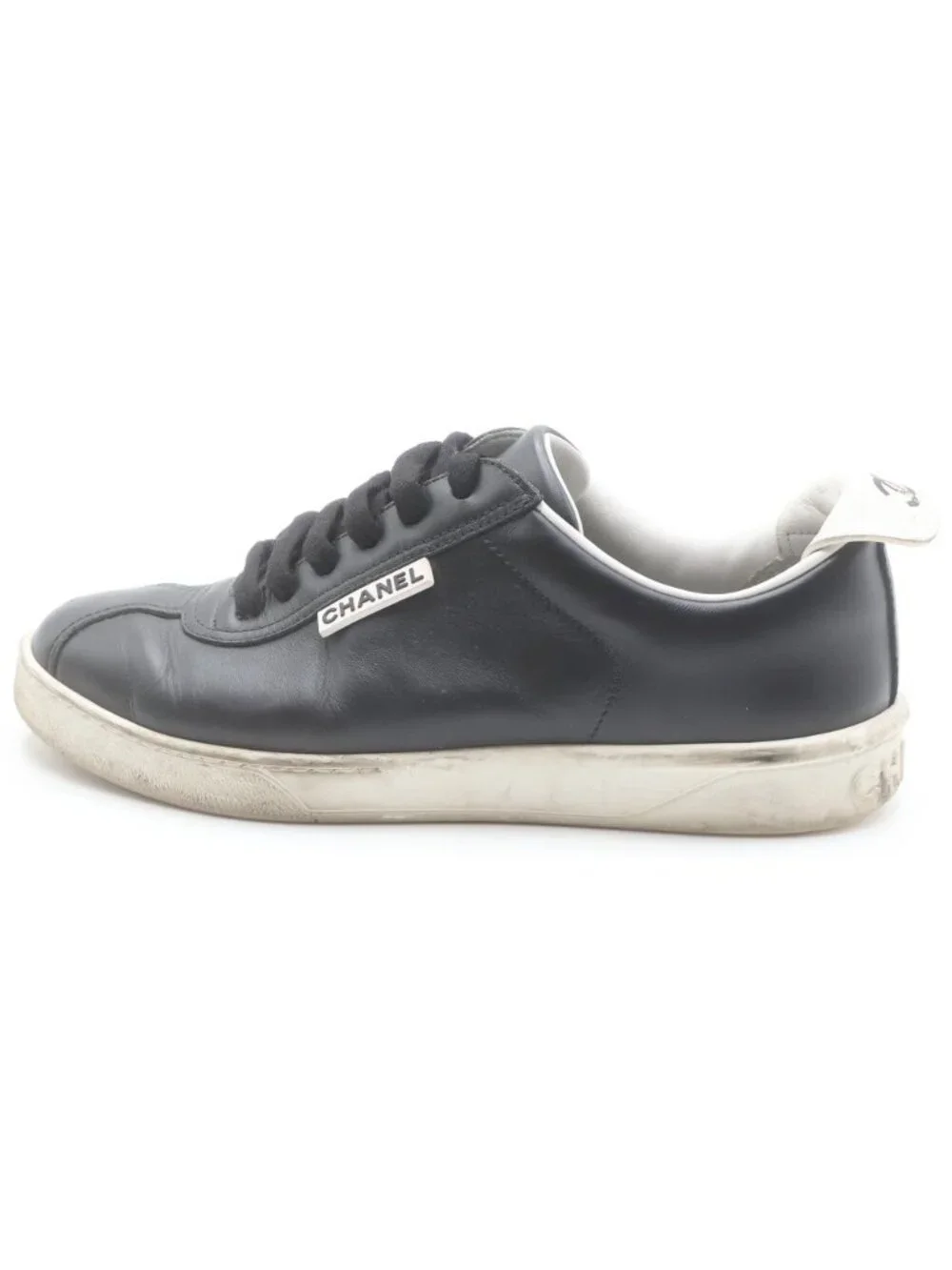 Chanel CC Logo Rubber Tag Low Cut Sneakers Black